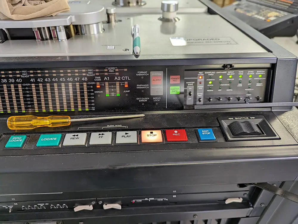 デジタルレコーダーの電源交換 | LOGICALYZE Web Lab